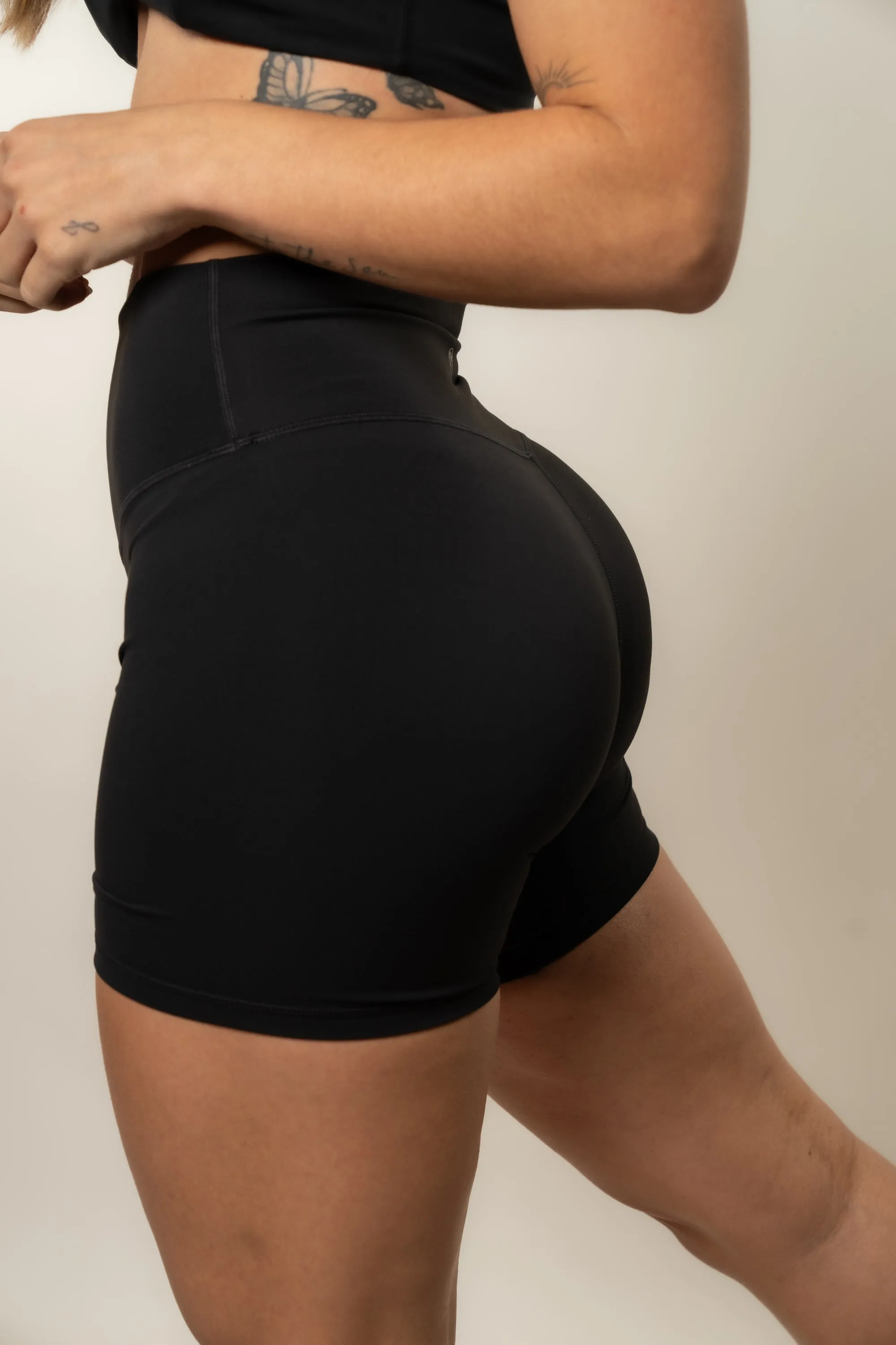 6" Effortless Classic Shorts - Black