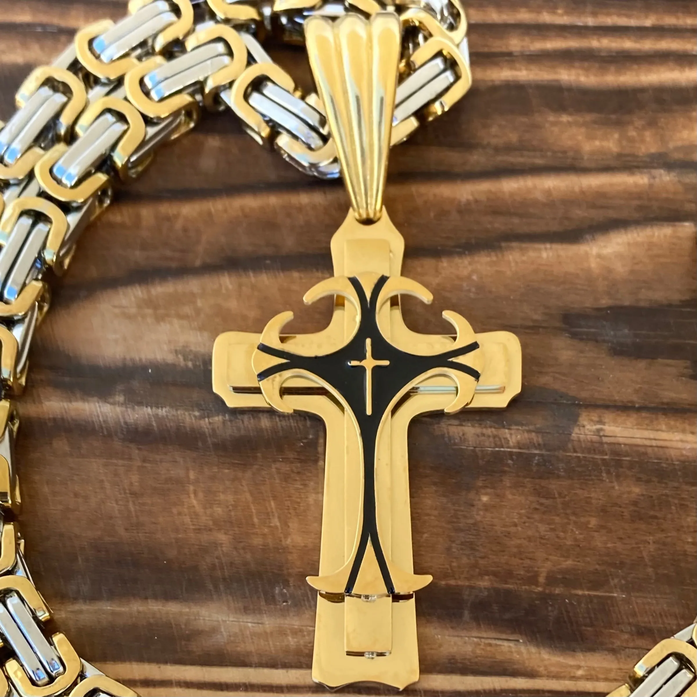 Cross - Risen Cross Gold Pendant - Necklace - PEN832