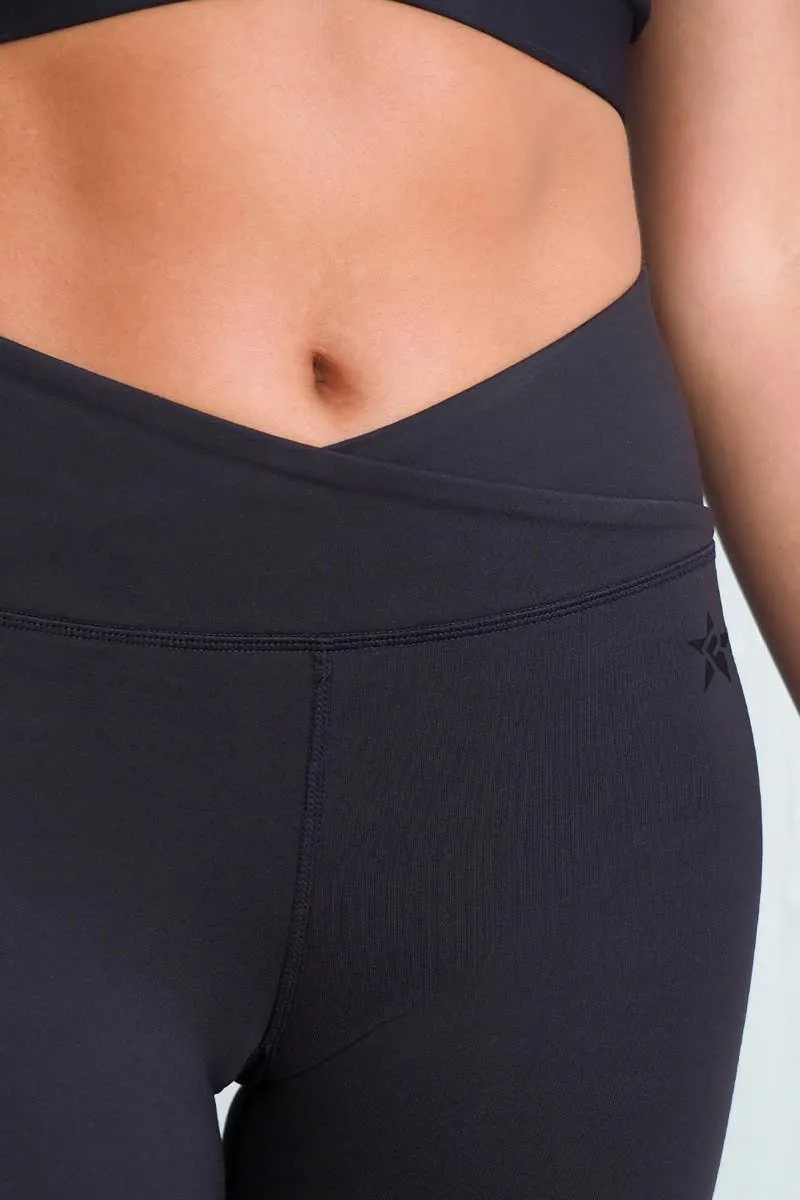 Legendary LuxWaist Legging in Black ContourFlex™