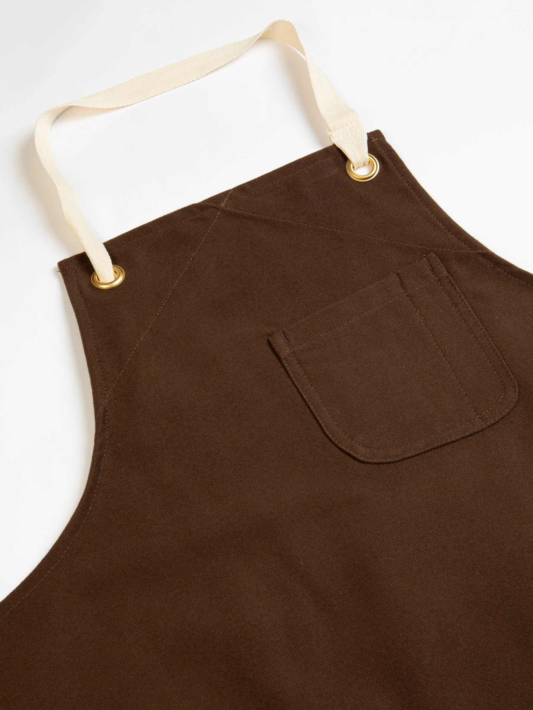 Neist Apron in Rich Brown