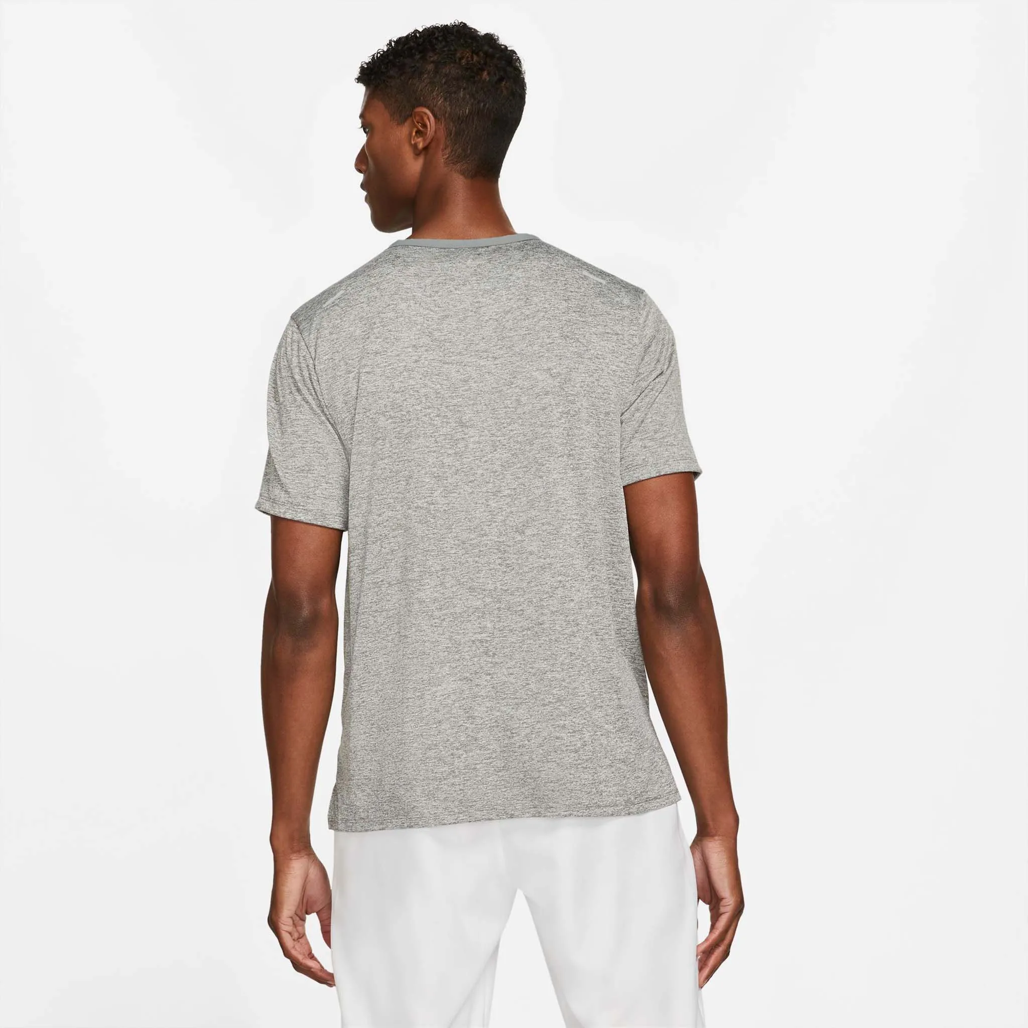 Nike | Men's Dri-FIT Rise 365 Short-Sleeve Running Top - Smoke grey