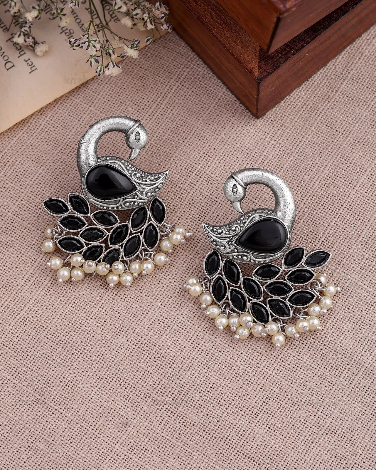 Sarang Peacock Designed Studs - wxo