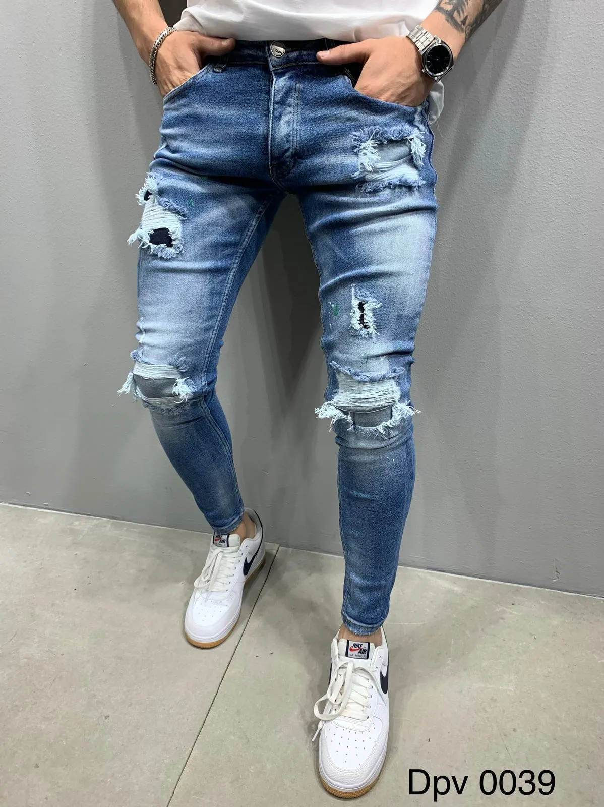 Sneakerjeans Blue Patched Ripped Jeans AY910