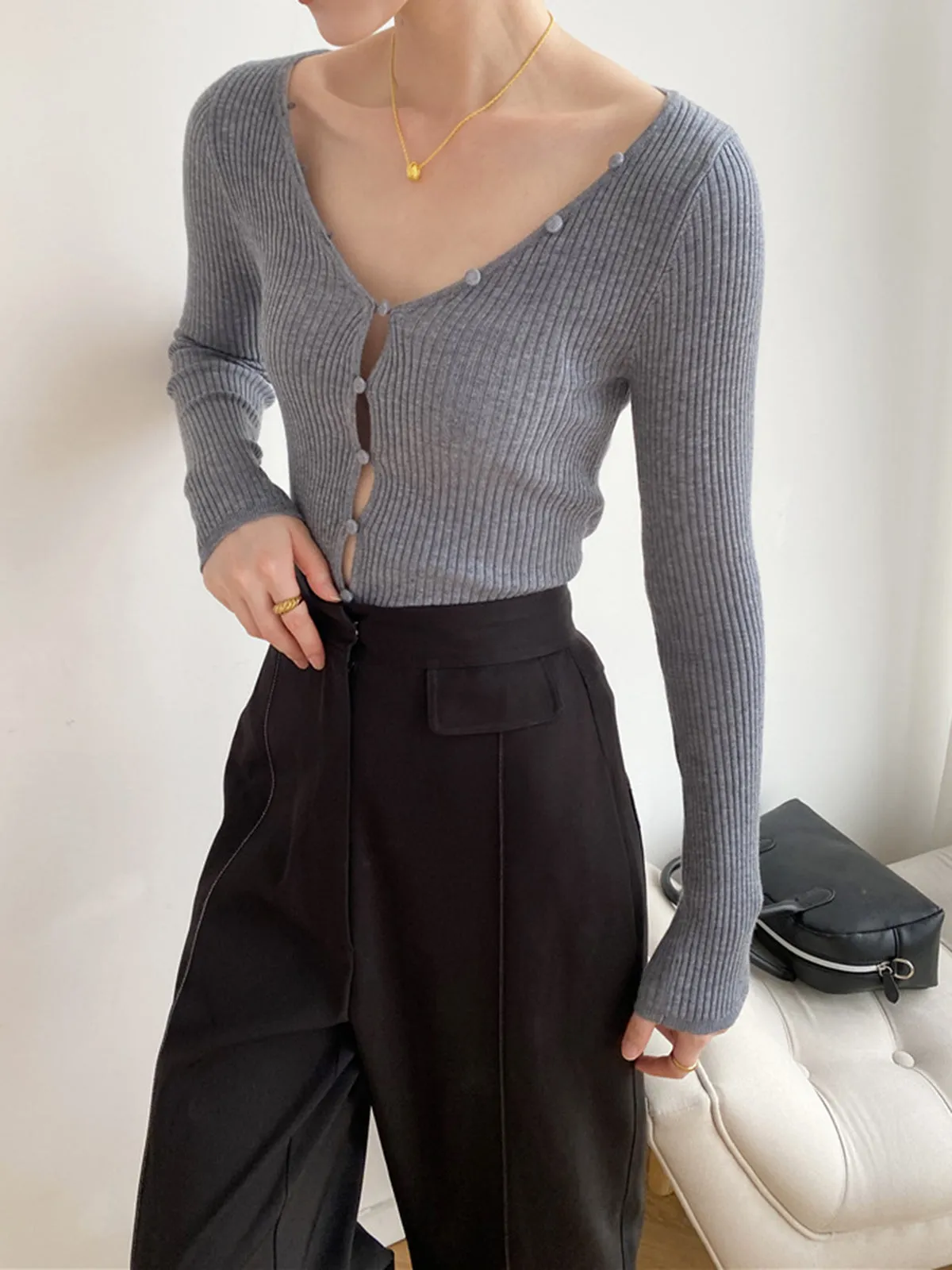 V-Neck Button Slim Knit Top